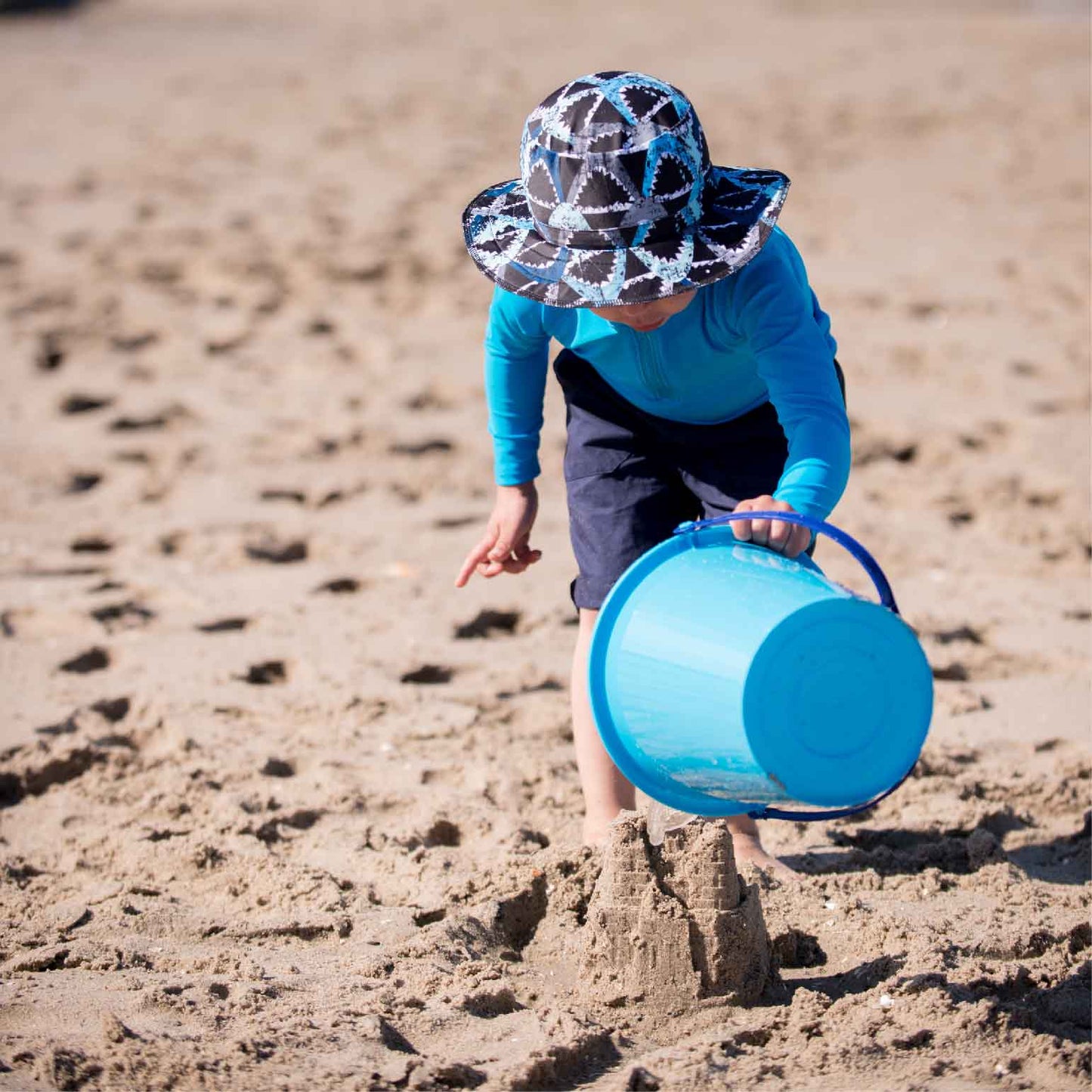 The Funky Bucket by Swimlids Blue and White Turtle SMALL